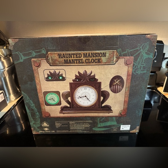 Disney Cruise Line DCL Treasure Haunted Mansion Parlor Light Up Mantel Clock NEW - Picture 3 of 6